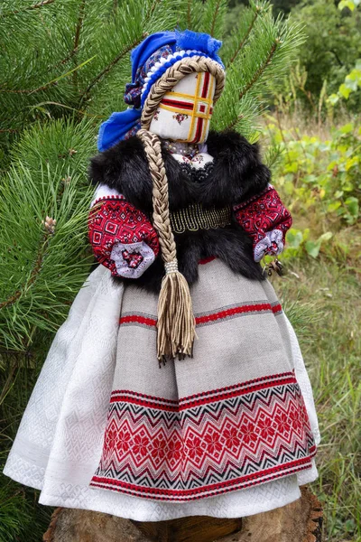 Bila Tserkva Ukraine - 08.03.2019 Ukrainian doll-motanka or rag doll. Handmade textile doll, crafts tradition of Ukraine — Stock Photo, Image