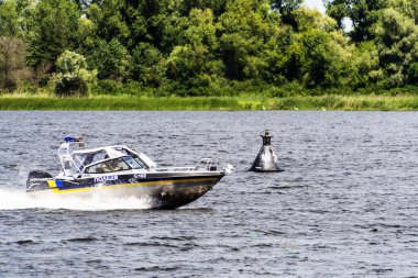 06.30.2019 - Cherkassy, Dnipro Nehri, Ukrayna. Nehir Polis Botu. Deniz Polis Gücü