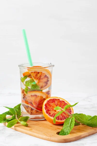 Kruiden Fruit Smaak Toegediend Water Zomer Verfrissend Drankje Gezondheidszorg Fitness — Stockfoto