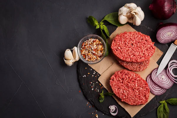 Hausgemachtes Rohes Bio Hackfleisch Burger Steak Auf Einem Schieferbrett Gesundes — Stockfoto