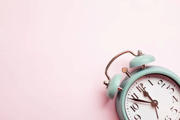 Retro Style Alarm Clock Pastel Pink Background — Stock Photo, Image