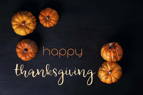 Happy Thanksgiving Gratulationskort Med Orange Pumpor — Stockfoto