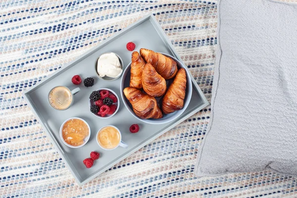 Breakfast Served Bed Coffee Croissants Fresh Berries Milk Cream Jam — Stock Photo, Image