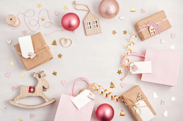 Flache Lage Moderner Minimalistischer Weihnachtsgeschenke — Stockfoto
