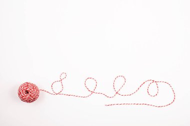 Düz parlak Noel dekorasyonu ile yatıyordu. Yeni yıl kutlama ve Noel kavramı