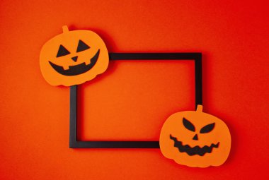 Plastik yarasalar ile Halloween dekorasyon üst görünümü. Parti, invit