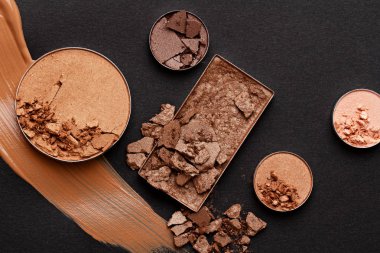 Göz farı, fondöten, ruj ve yüz pudrası. Makyaj sanatçısı, güzellik salonu, güzellik blogu