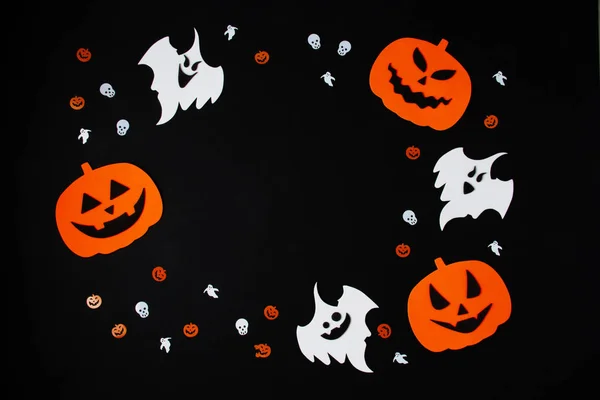 Top uitzicht van Halloween decoratie met plastic vleermuizen. Partij, uitnodiging, Halloween decoratie — Stockfoto