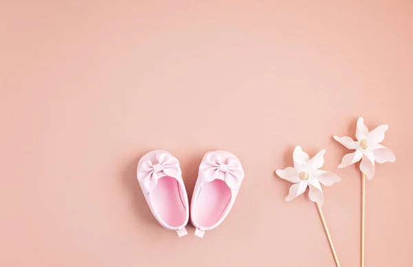 Cute Newborn Baby Girl Shoes Festive Decoration Pink Background Baby — Stock Photo, Image