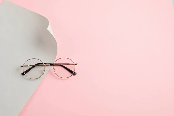 Stylové Brýle Přes Pastelové Pozadí Optický Sklad Výběr Brýlí Oční — Stock fotografie