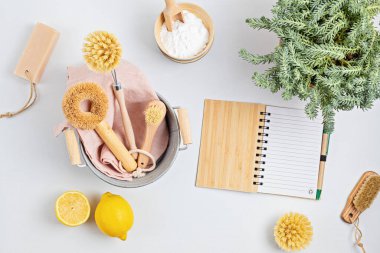 Ev temizliği zehirli değil, doğal ürünler. Plastiksiz, sıfır atık yaşam tarzı. Düz yatış, üst görünüm