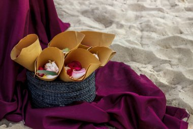 parlak düğün yaz dahlias ve gül buket