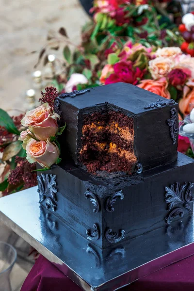Wedding black cake with rose