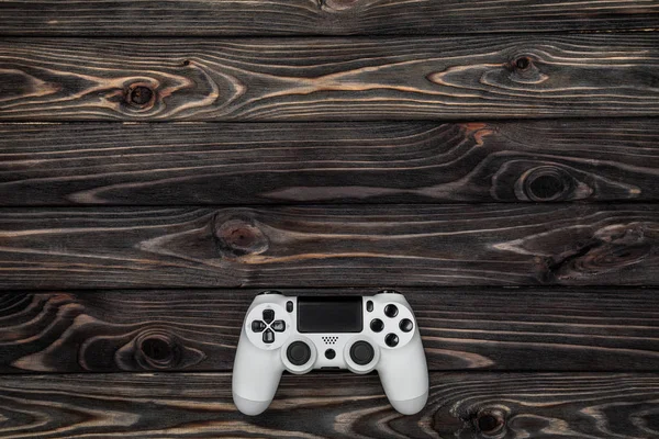 Vit Modewrn Gamepad Mörk Trä Bakgrund — Stockfoto