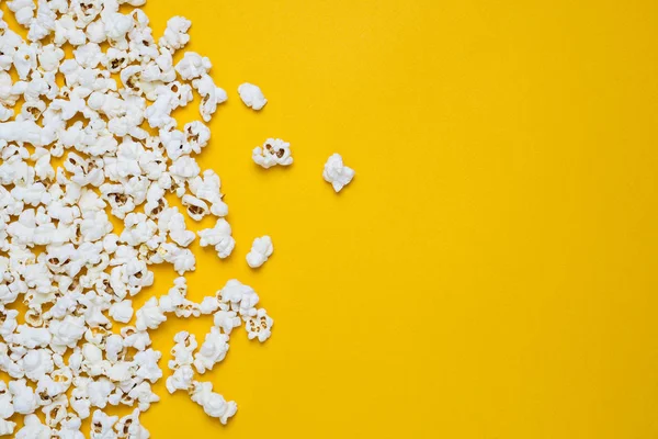 Popcorn Yellow Background — Stock Photo, Image