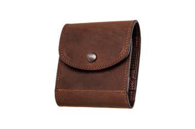 Beyaz arka planda izole kahverengi deri cüzdan