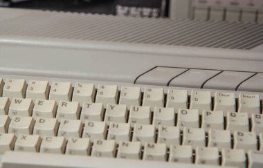 gri vintage bilgisayar klavye