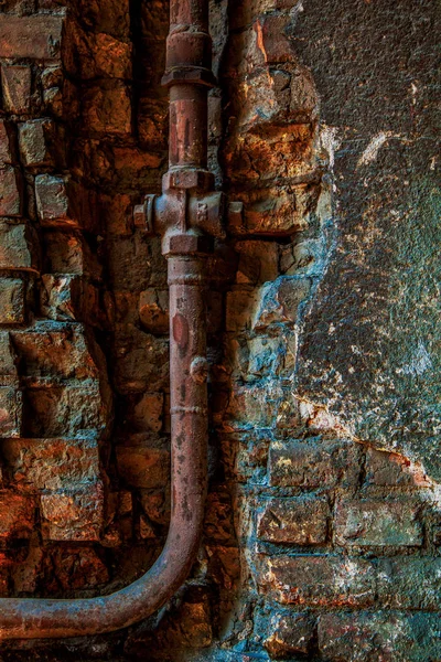 Vecchio Tubo Metallo Muro Mattoni Sfondo — Foto Stock