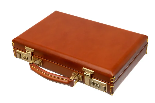棕色真皮手提箱与组合锁和金锁被隔绝在白色背景上 — 图库照片