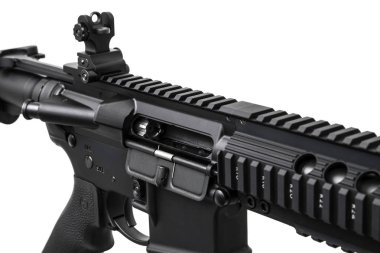 Beyaz arka plan üzerinde izole Modern otomatik tüfek