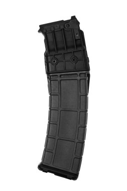 Beyaz arka plan üzerinde izole pompalı tüfek dergi.