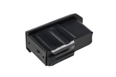 Beyaz arka plan üzerinde izole tüfek dergi