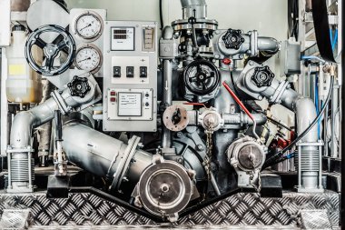 ateş kamyonda gri pompa