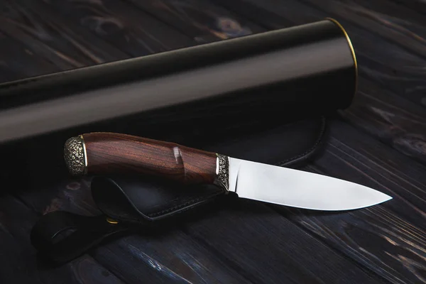 Coltello Caccia Con Manico Legno Custodia Pelle Isolata Sfondo Bianco — Foto Stock