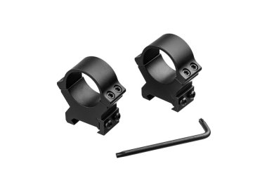 Beyaz arka planda izole edilmiş bir tüfeğin dürbünü için yapılmış hızlı bir bağlantı kopması. Keskin nişancı Dürbünü Hızlıca Bırak 