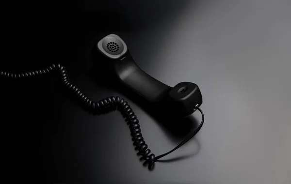 Μοντέρνο Τηλέφωνο Δέκτη Σκούρο Φόντο Έννοια Τεχνική Υποστήριξη Μέσω Τηλεφώνου — Φωτογραφία Αρχείου
