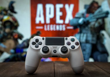 Odessa, Ukrayna - 24 Şubat 2019. Siyah playstation 4 gamepad