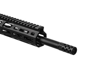 Modern otomatik tüfek üzerinde beyaz izole 