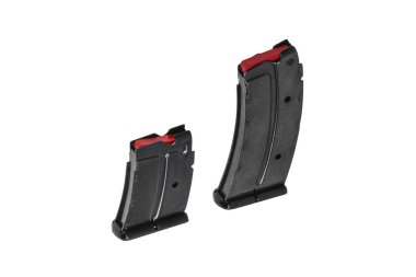 .22 lr saldırı tüfeği dergisi beyaz arka plan izole