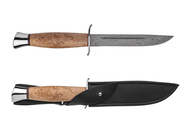 Lovecký nůž s dřevěnou rukojetí a kožené pouzdro izolované na wh — Stock fotografie