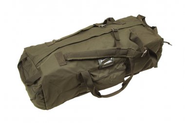 Yeşil spor çanta beyaz arka plan üzerinde izole. Seyahat çantası. Milita