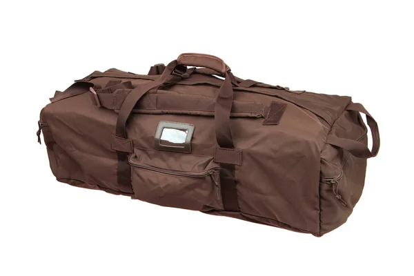Kahverengi spor çanta beyaz arka plan üzerinde izole. Seyahat çantası. Milita — Stok fotoğraf