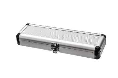 Beyaz backgrou izole bir metal kilit ile küçük alüminyum kasa