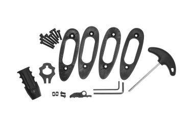 beyaz backgroun izole modern av tüfeği için aksesuarlar