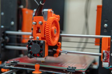 3d yazıcı elemanları. 3d baskı cihazı mekanizması