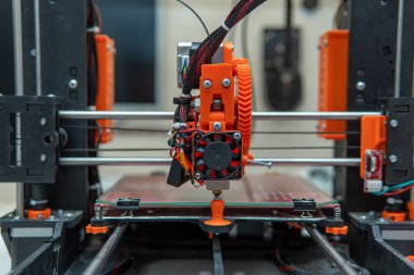 3d yazıcı elemanları. 3d baskı cihazı mekanizması