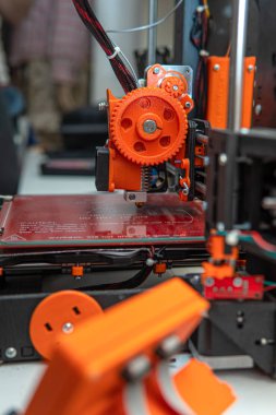 3d yazıcı elemanları. 3d baskı cihazı mekanizması
