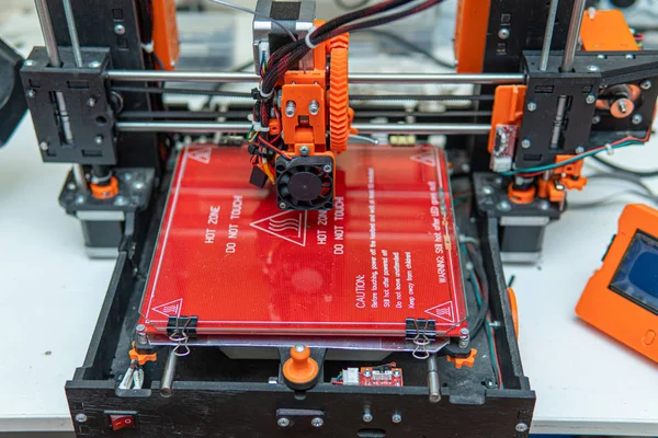 3D 打印机元素。3d 打印设备机制 — 图库照片
