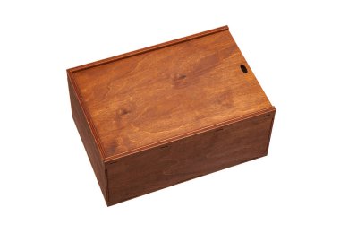 beyaz arkaplanda izole ahşap kutu.