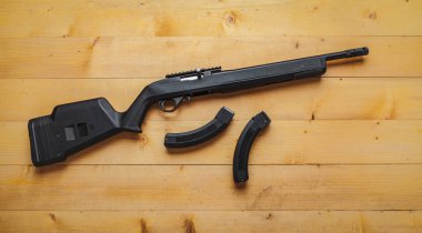 Hafif ahşap modern yarı otomatik küçük kalibreli 0,22lr tüfek
