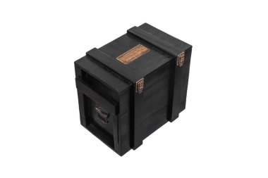 beyaz arkaplanda izole ahşap kutu.