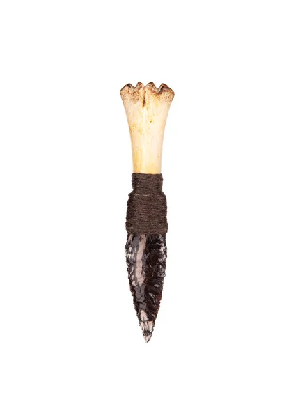 Obsydianowy Nóż Wyizolowanym Uchwytem Kości Białym Tle Prehistoryczna Broń Szkła — Zdjęcie stockowe