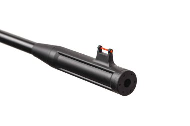 Hava tüfeği beyaz arka planda izole edildi. Atış ve av için küçük kalibreli silahlar..