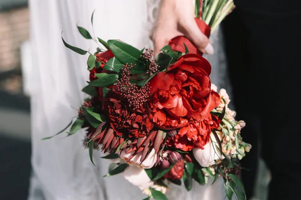 Bride Holding Wedding Bouquet Peonies Roses Red Flowers Greenery Her — Stock Photo, Image