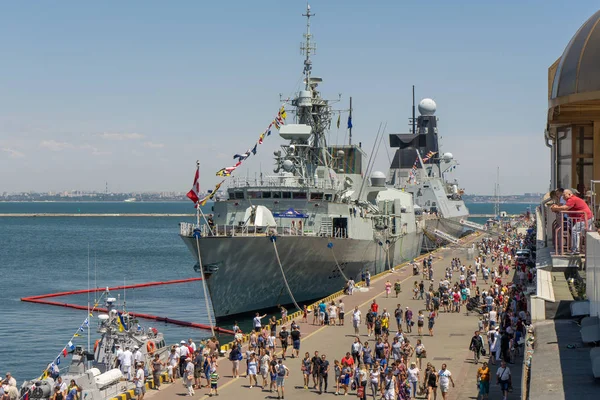 Navios de guerra da NATO na Ucrânia. Forças navais da OTAN no porto de Odessa. Odessa. Ucrânia. 201.07.07 . — Fotografia de Stock