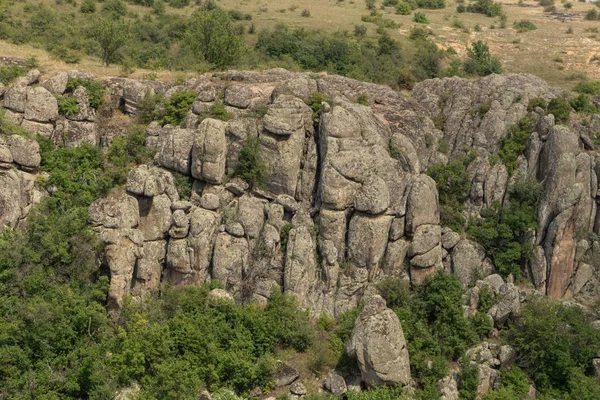 Duży granit Kanion. Wioska Aktove. Ukraina. Piękny kamienny krajobraz. — Zdjęcie stockowe